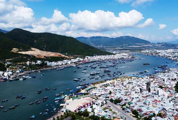 Khu vực này được quy hoạch xây cầu vượt biển nối đường Trần Phú với đại lộ Nguyễn Tất Thành. Khu vực này được quy hoạch xây cầu vượt biển nối đường Trần Phú với đại lộ Nguyễn Tất Thành.